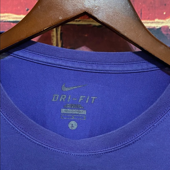 maroon nike sweatshirt